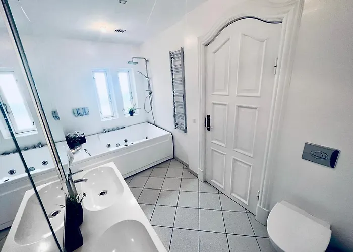 Villa Near City Centre *